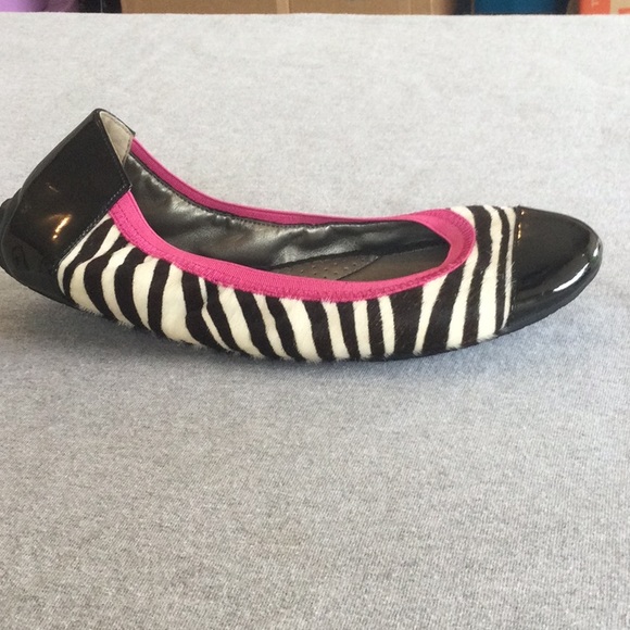 FINAL PRICE NWOB Me Too Heather zebra pattern flat - Size 7M. - Picture 8 of 16